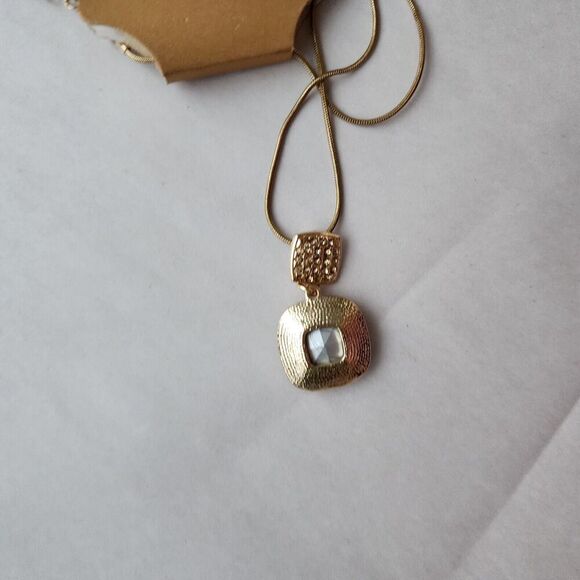 Vintage MONET Twisted Topaz Crystal Rhinestone Gold medalion cord Necklace NWT - Picture 12 of 12